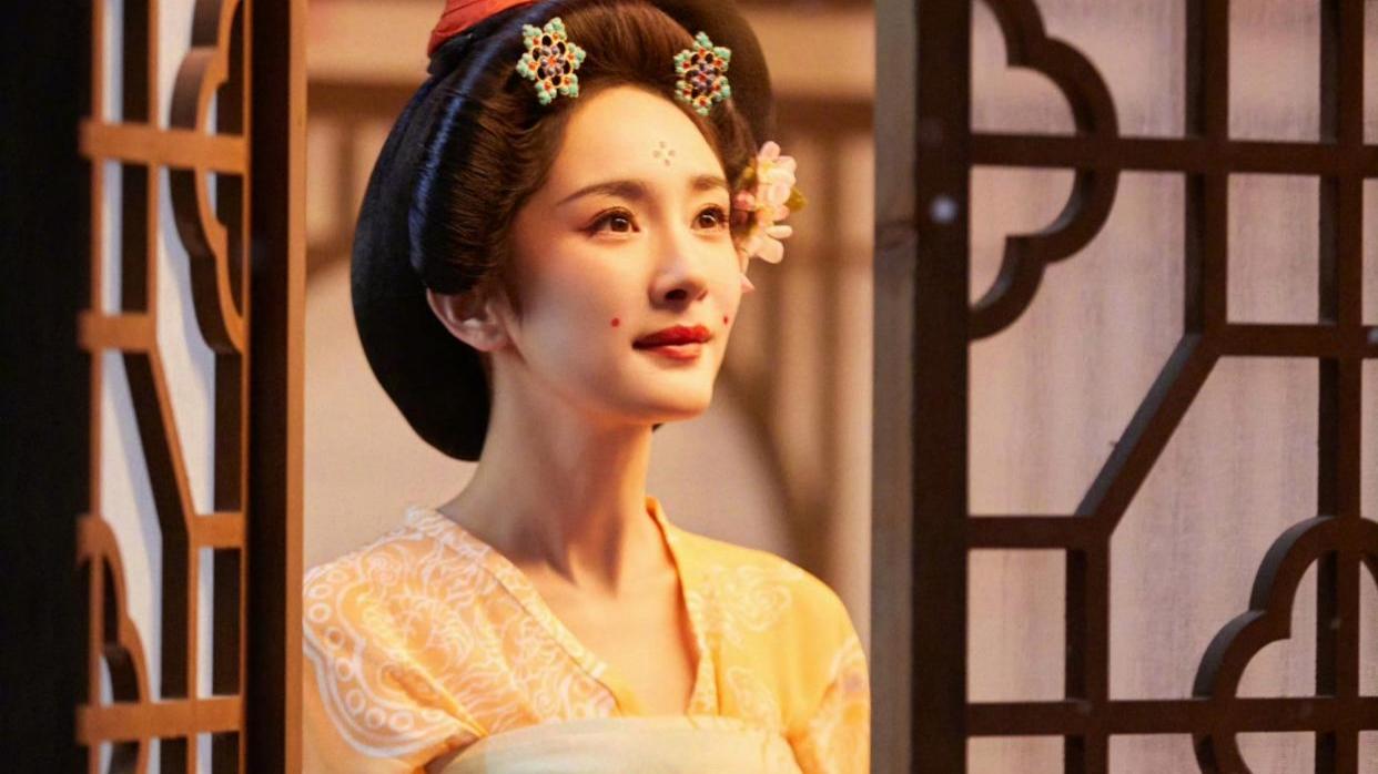 杨幂翻身！《生万物》大爆，今年三部作品演技全获赞，她终于赢了