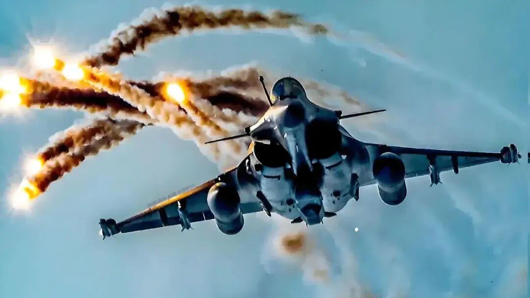 乌91架无人机夜袭，直指普京官邸，欲斩首大帝？