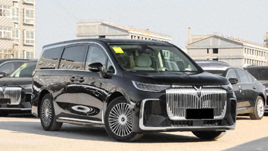 岚图开辟新战场，配双电机四驱，顶配支持华为乾崑智驾，这车香？