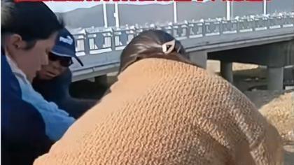 爱与恨的边缘：河南父亲欲扔女儿下河