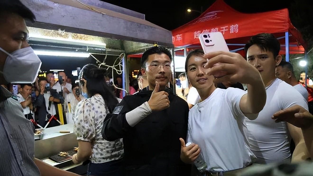 菏泽一哥的陨落与重生：从百万粉丝到文旅主播，他经历了什么？