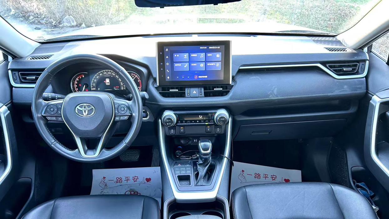 一手丰田RAV4荣放，城市SUV也能兼顾诗和远方