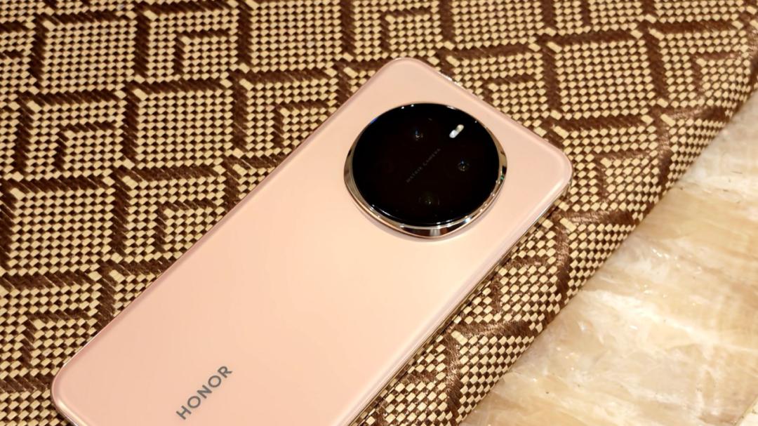 荣耀Magic7跌至“谷底价”，16GB+512GB跳水1590元，高配版也加速退场