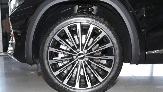 配2.0T+四驱，油耗低至8.59L，这台星越L实力如何？