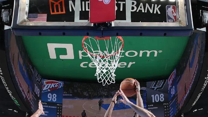 半个月内三杀雷霆，马刺豪取8连胜！福克斯29分，文班替补19+11