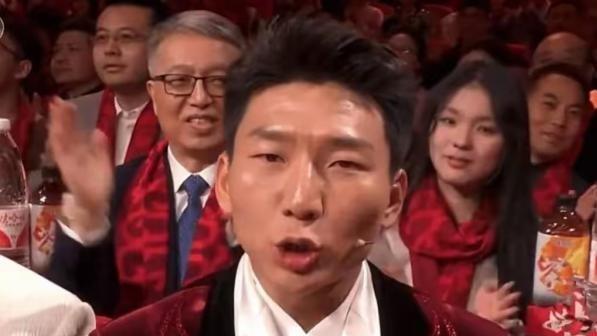 草原硬汉的黑化之路？从吓哭邓超到圈粉无数，阿如那的演技到底有多绝