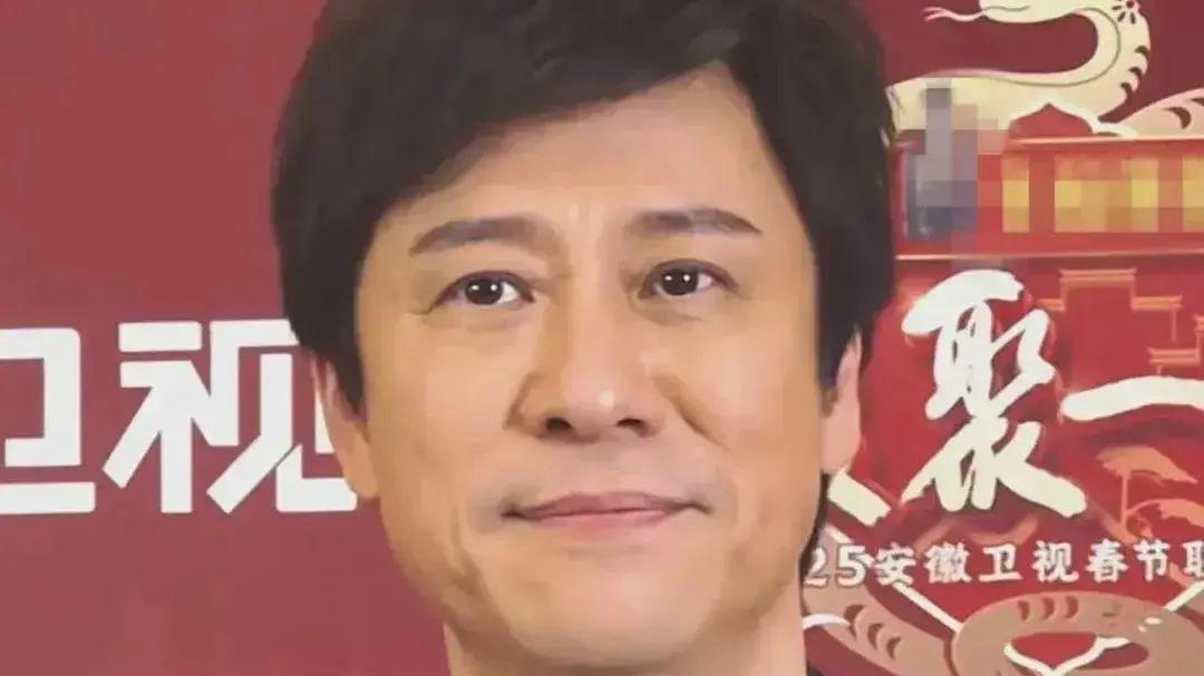 55岁毛宁公开露面，被猜30岁！