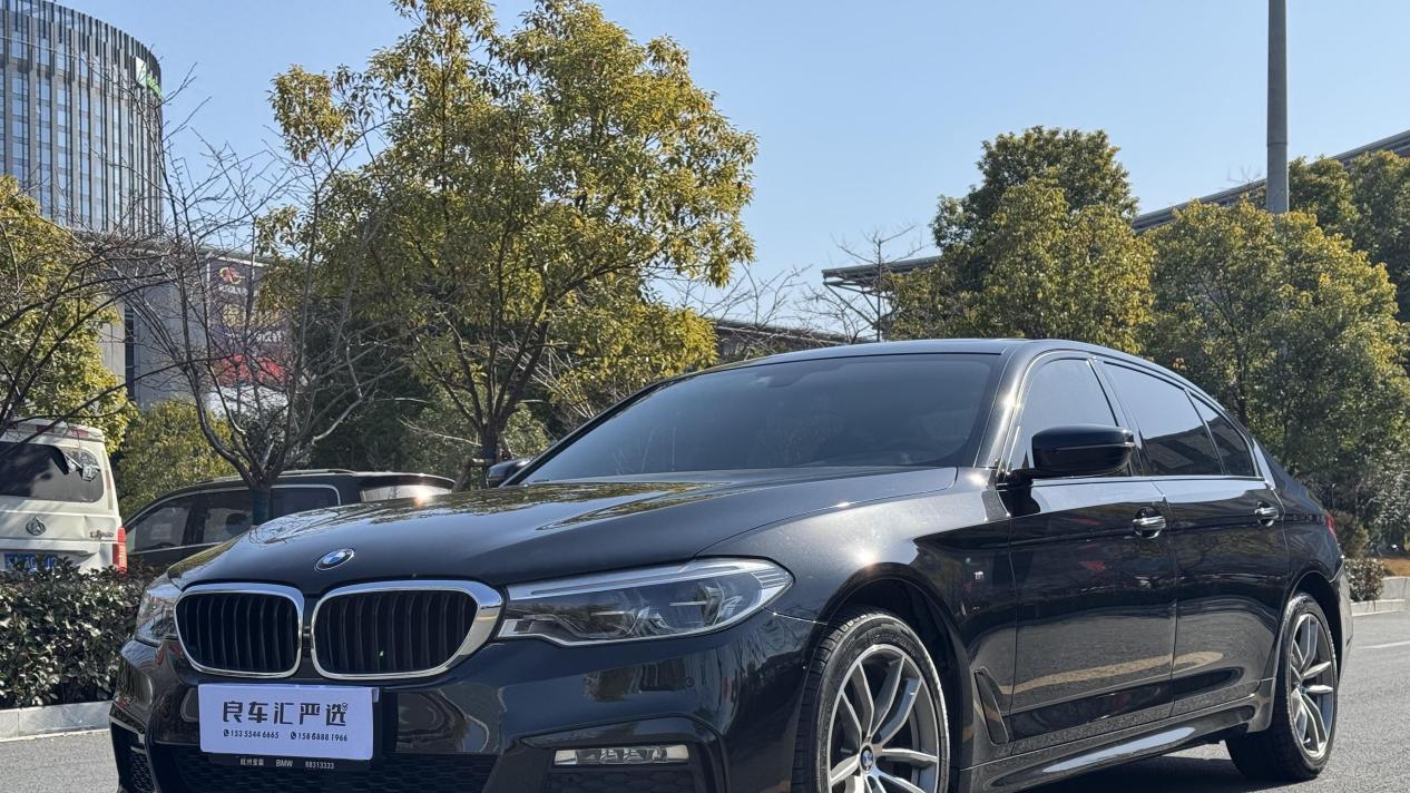 宝马5系：2018款525Li豪华，9.78万公里，17.68万，适合家用吗？