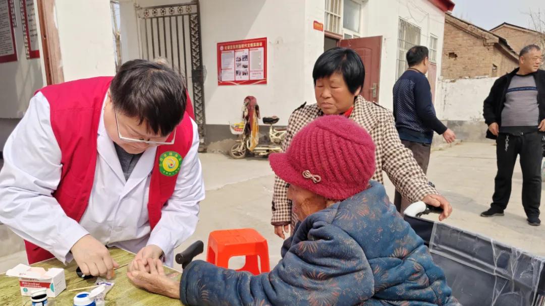 义诊送健康，温暖入人心—馆陶县人民医院惠民志愿服务队走进北留庄村