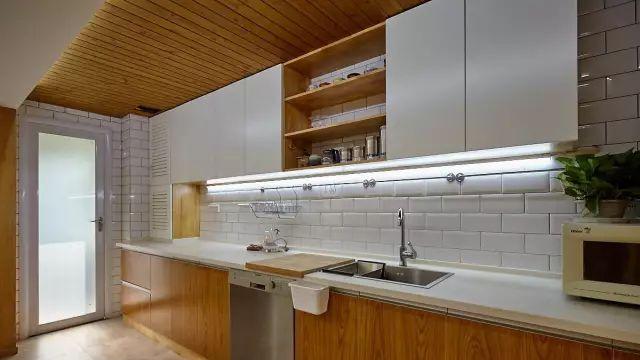 80㎡的挑高loft公寓可不小了，特有的格局让人眼前一亮！