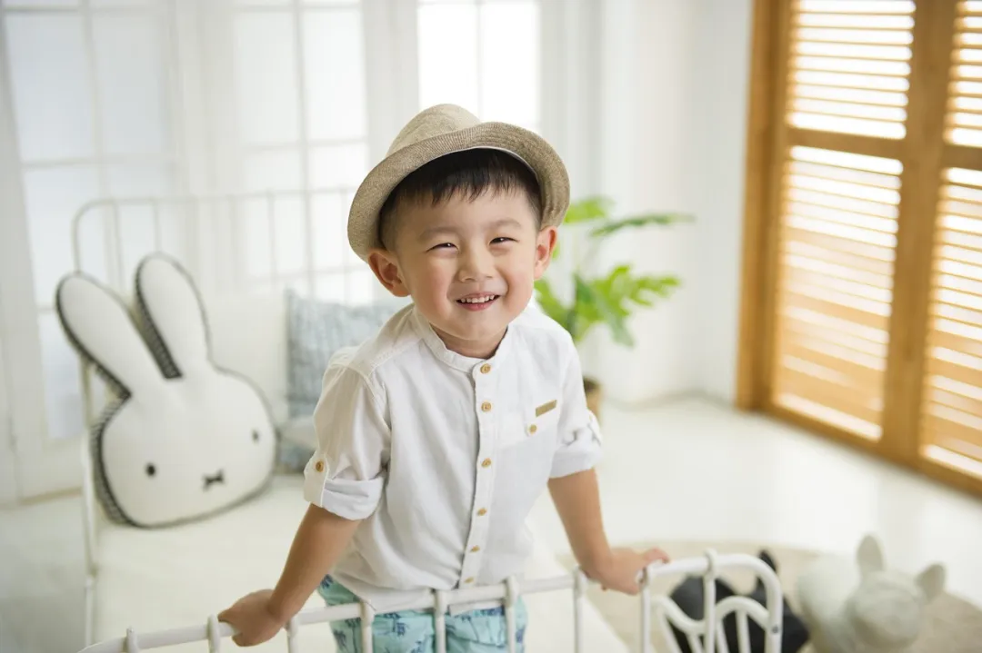 别再夸孩子“聪明”了！心理学：这样夸，孩子越夸越优秀！