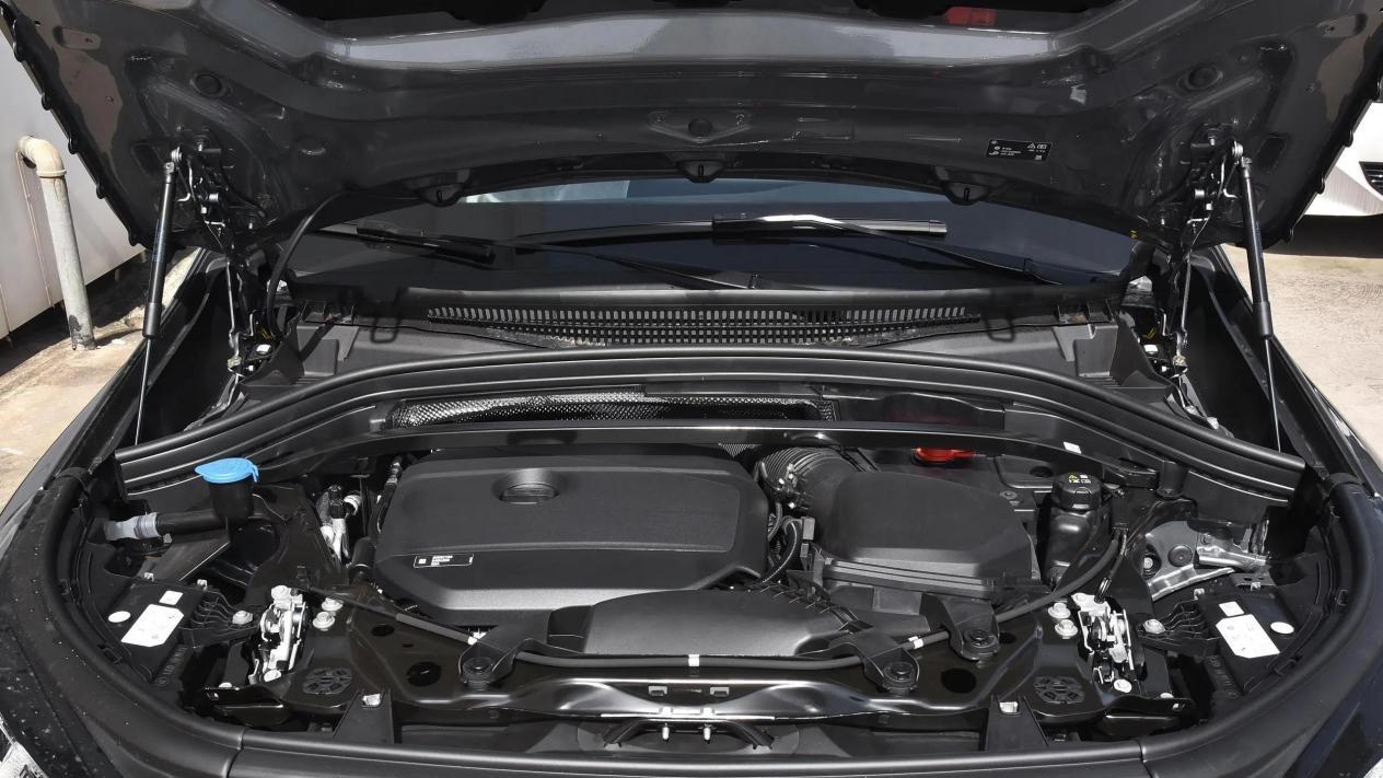 宝马终于亲民！31.69降到19万多，2.0T+大空间，一年卖出81709辆