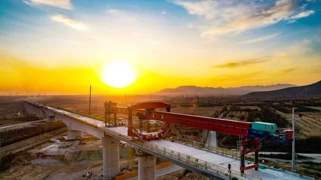 雄忻高铁山西段箱梁架设全部完成