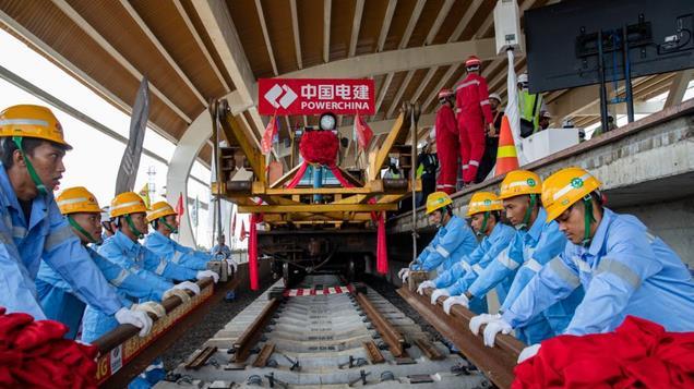 雅万高铁建500公里延长线，日本退缩了，中国却表示档期已满