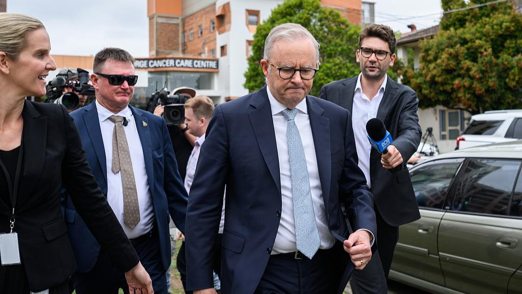 澳大利亚总理：邦迪滩枪手或受“伊斯兰国”影响