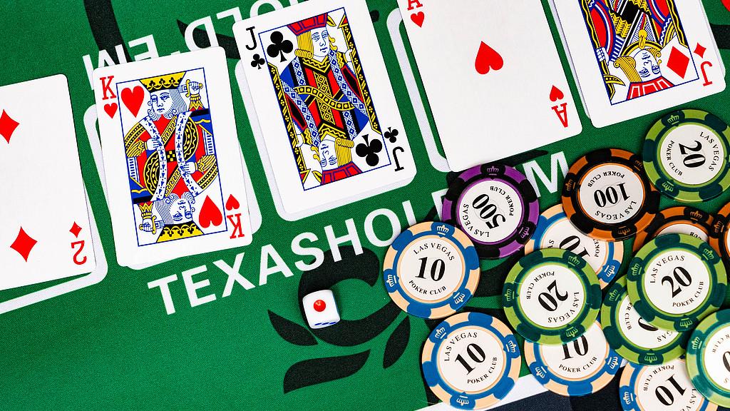 小说《暗灯》：赌博的黑暗与诱惑