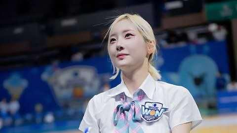 韩国啦啦队可爱妹妹，金发长腿青春活力