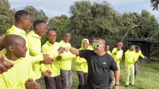 疑似绑匪出现了！发文称蓝战非说谎，他从未胁迫，晒108.8万转账