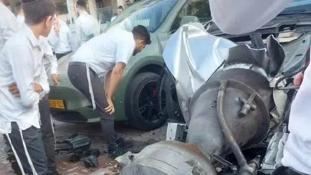 小鹏G6成首个经受住弹道导弹考验的中国车！车头被砸毁但未起火！