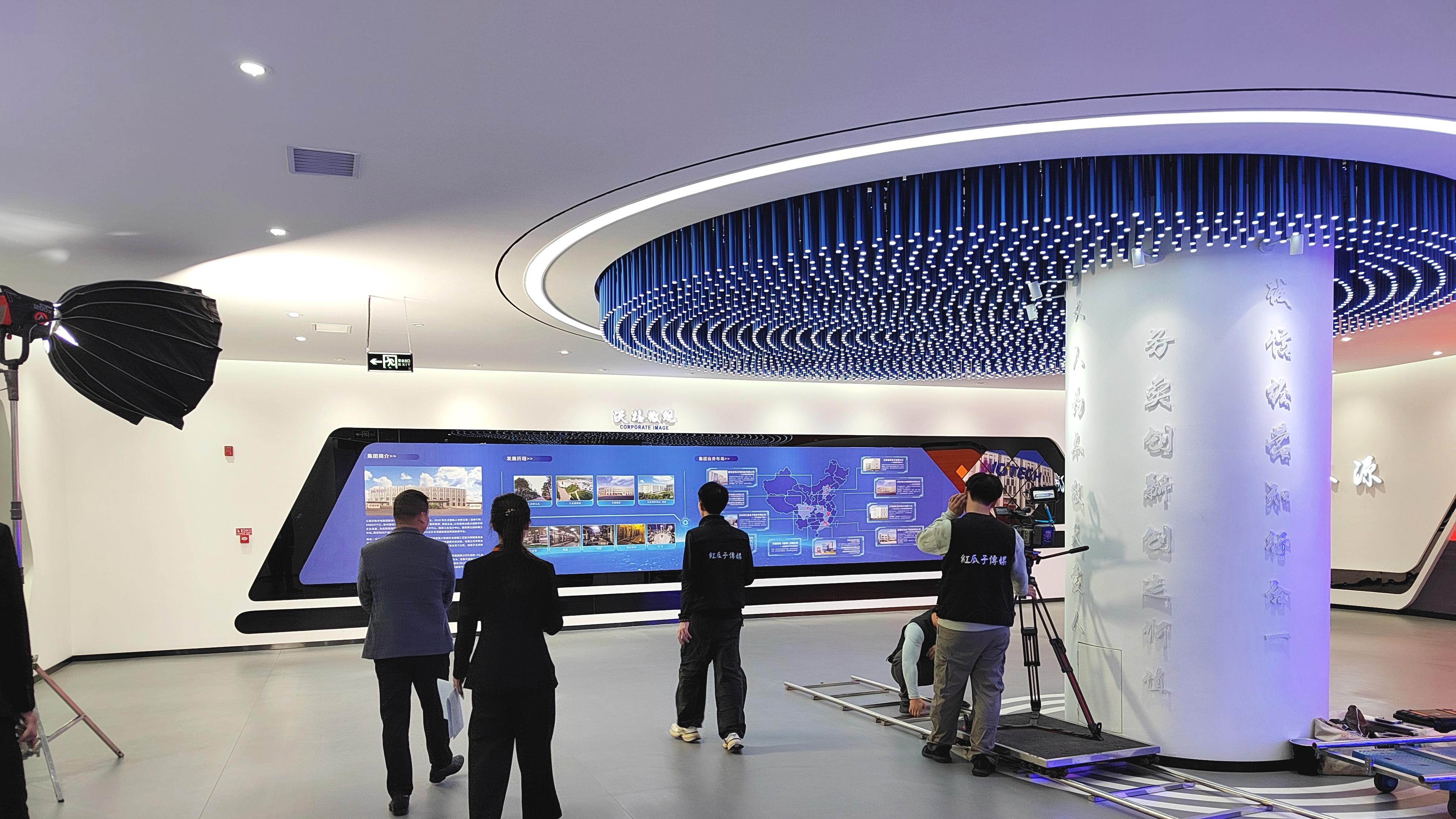 视觉炼金术：产品拍摄与特效剪辑包装的技术解构