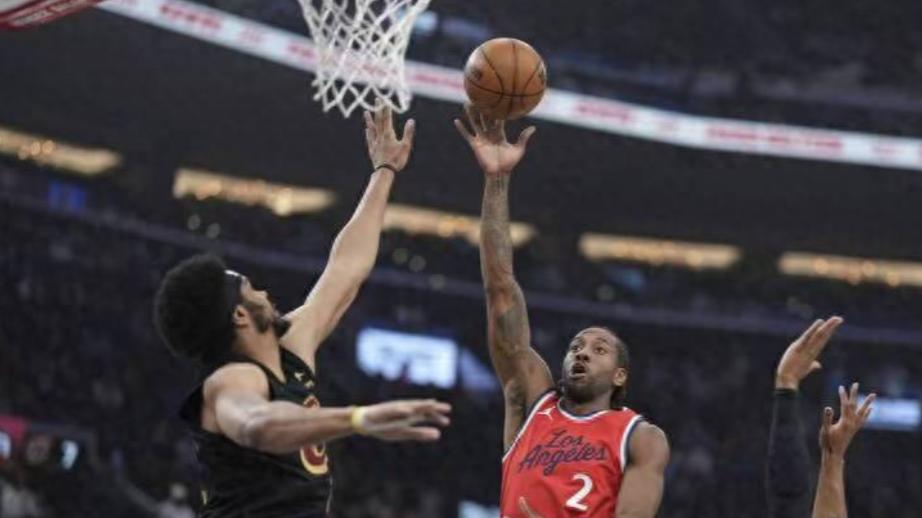 雷纳德轰33分，快船力退NBA龙头骑士，收4连胜