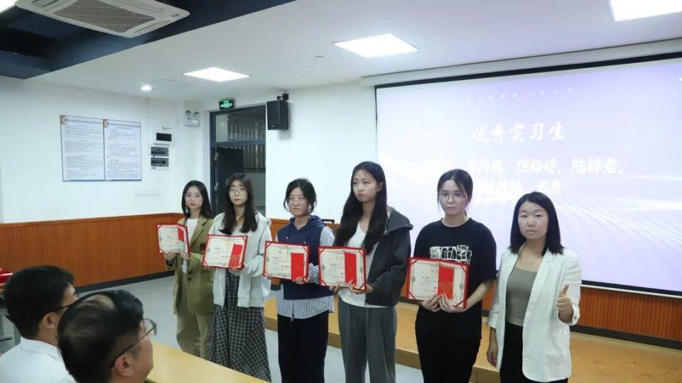 白云新财税产业学院第五届学员开学典礼暨优秀学员颁奖盛典圆满举行