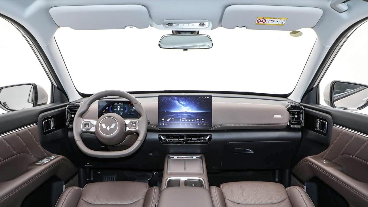 预售权益价8.98万，插混版五菱星光560，轴距超2.8米性价比如何？