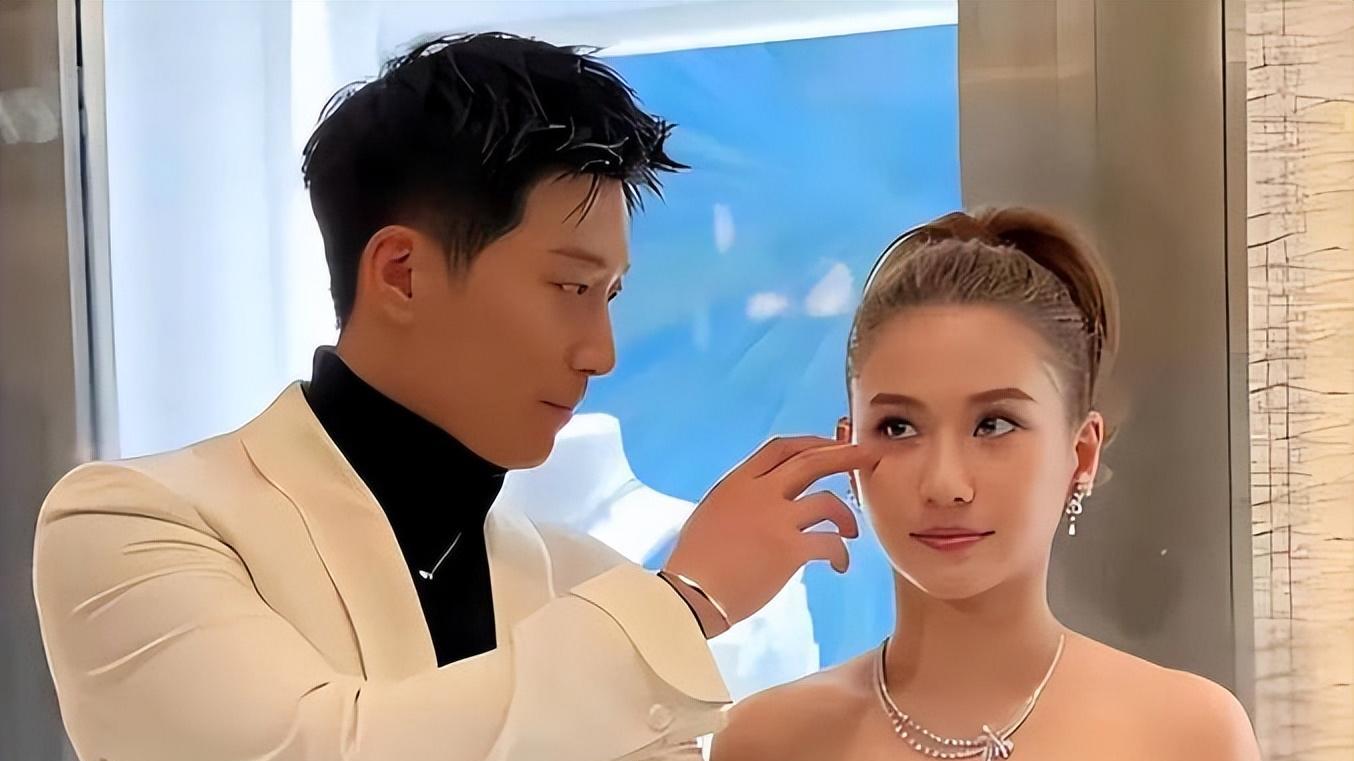 曾经是张艺谋的男主角，如今却成为“豪门赘婿”，他后悔了吗？