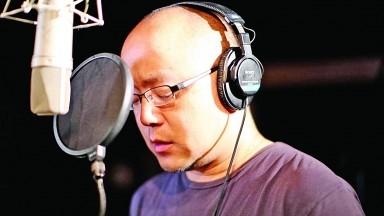 他五十多岁选择隐居阿那亚，生活竟如此平淡却令人羡慕