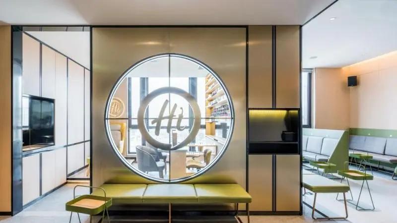 多地同时装修，海底捞大排档开进商场