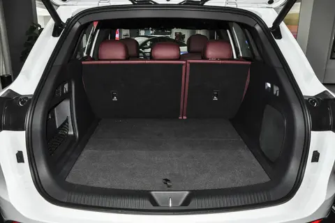 超长续航、越级空间、智能座舱，红旗HS6 PHEV