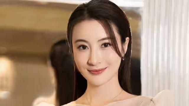 TVB视后首套清装剧开播，与中戏同学合作，有望打开内地市场