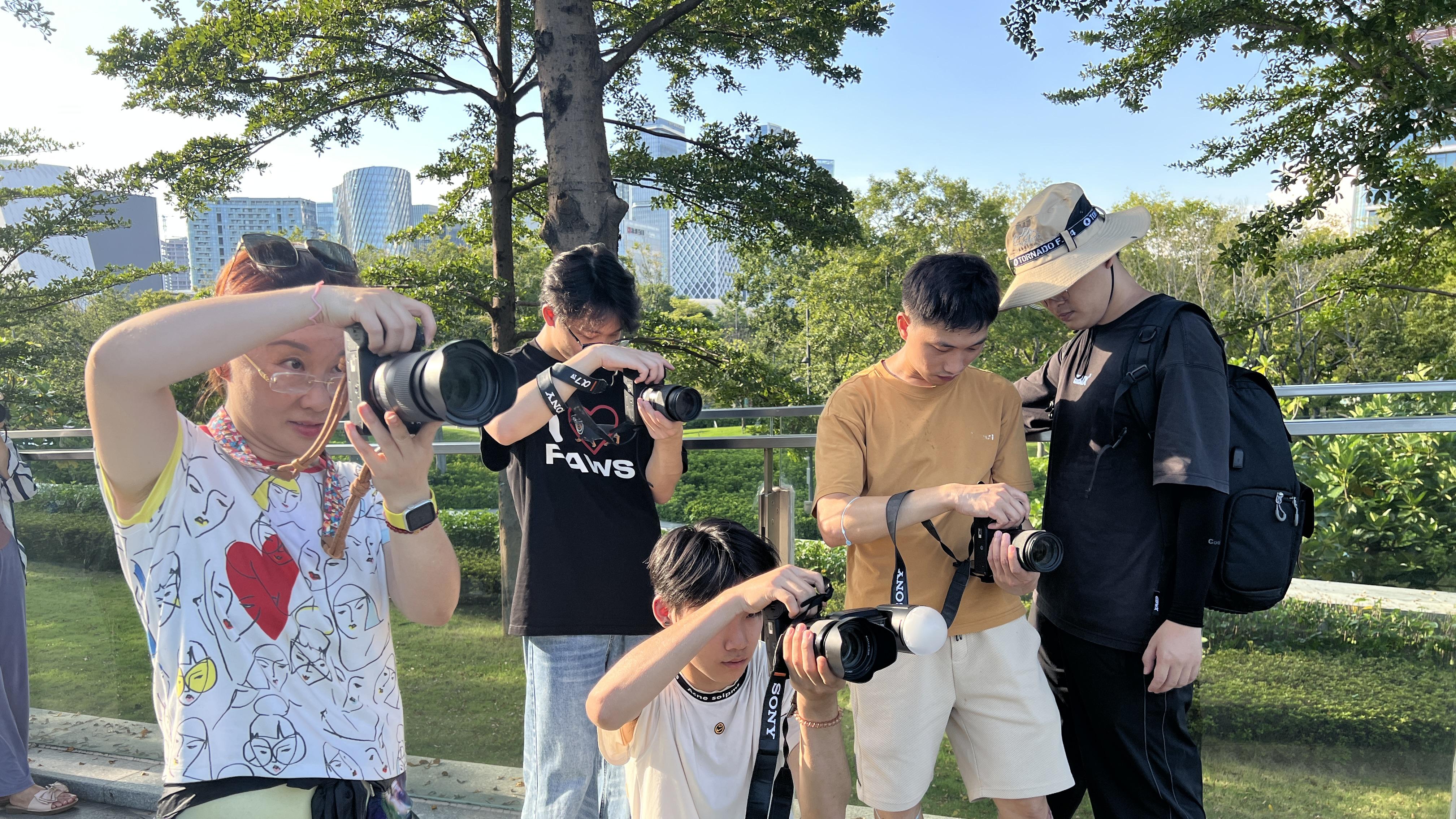 目前大三，不想读书了，学什么技术好就业