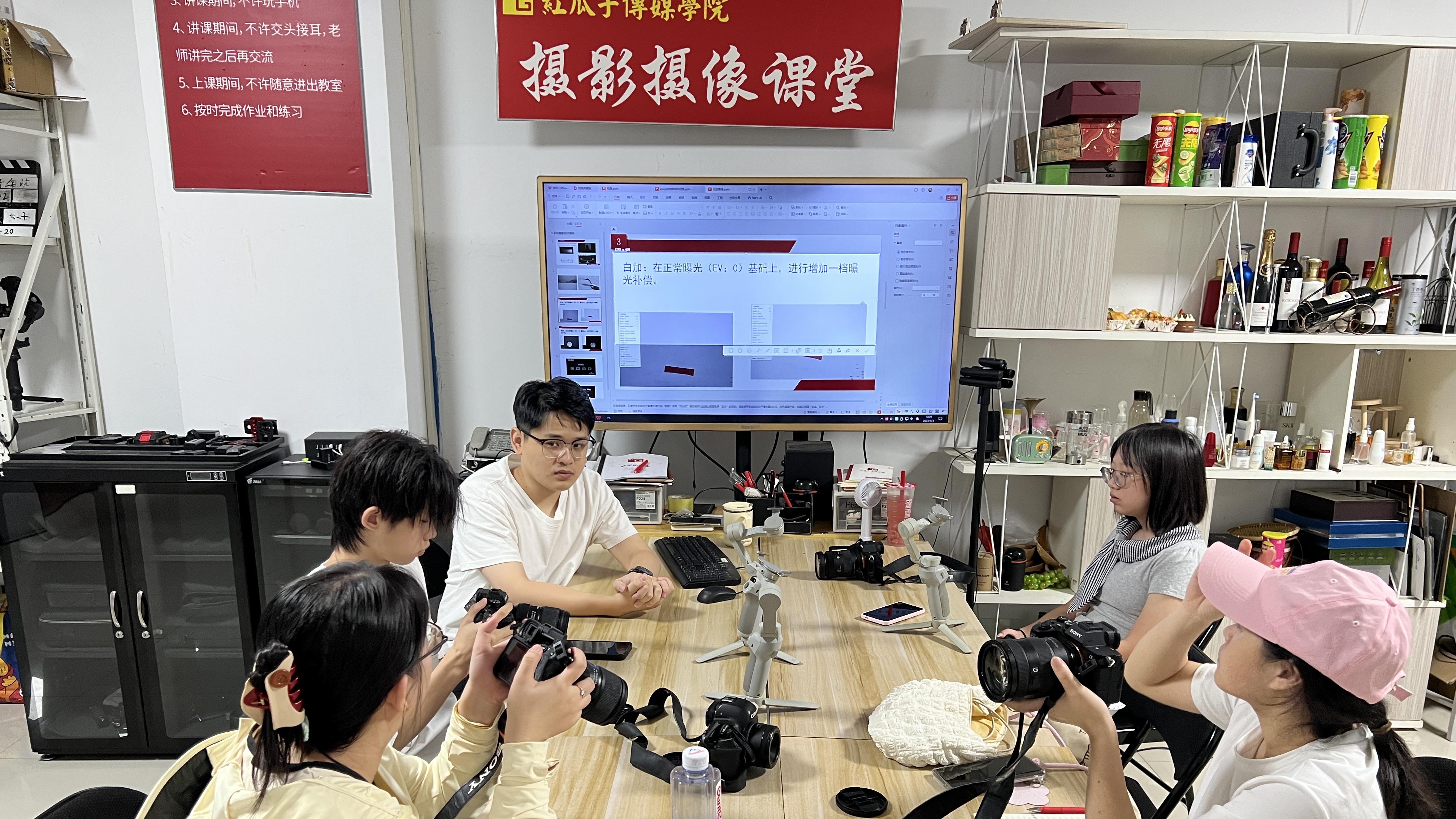 “不想一辈子打工？掌握一门‘创作型技能’是普通人破局的关键