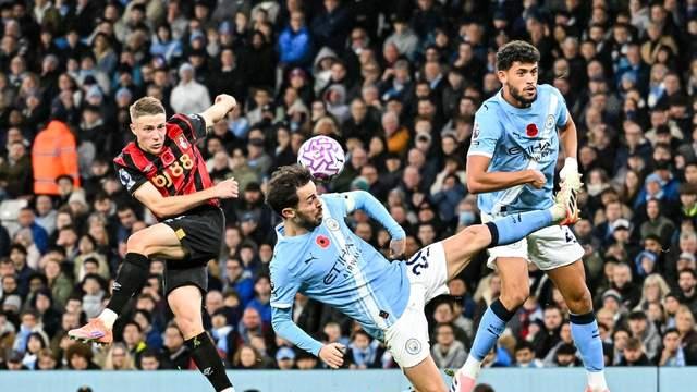 曼城多纳鲁马愤怒推开多库！花样年华被迫隔山打牛，英超角球难防