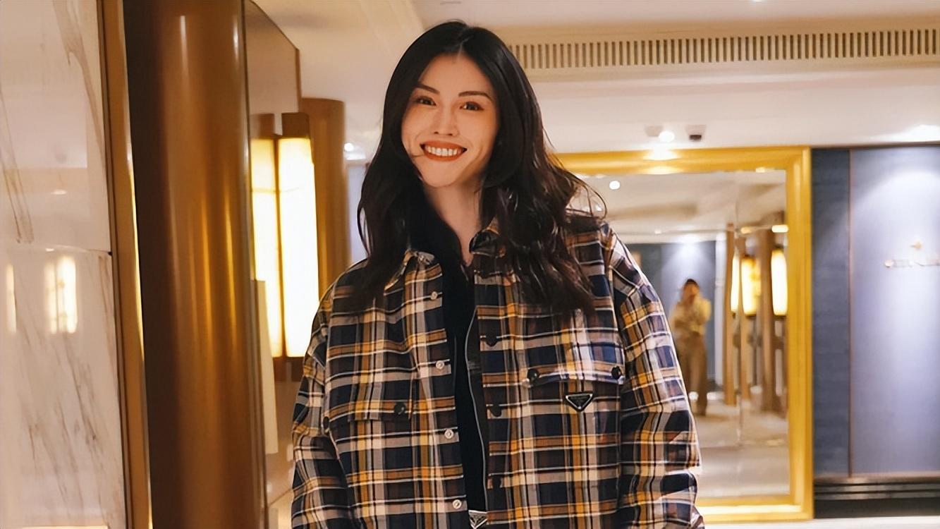 何穗为小洛熙发声