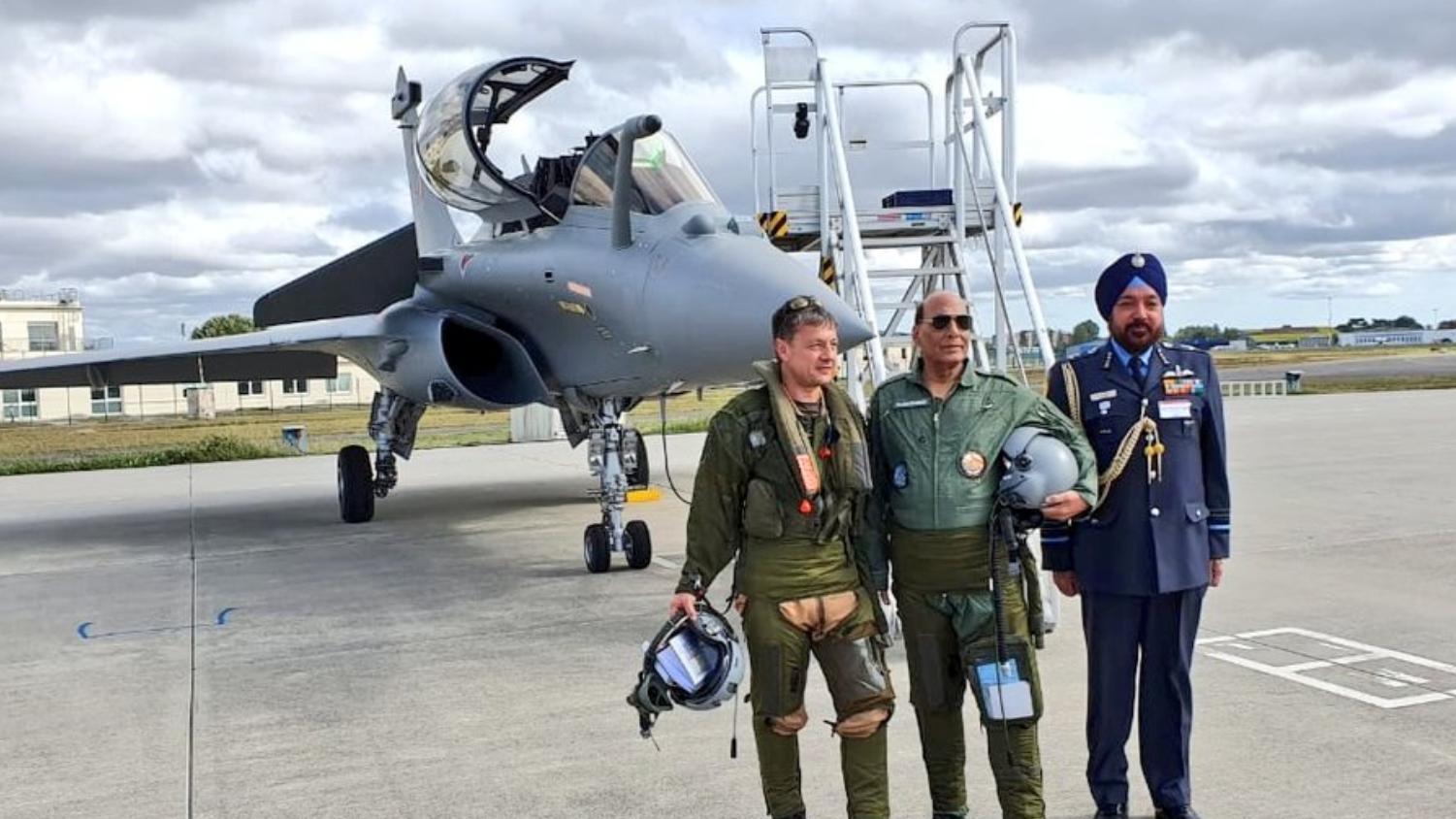 巴调动大批坦克，印度举起白旗，莫迪向5国求援，法国不在名单内