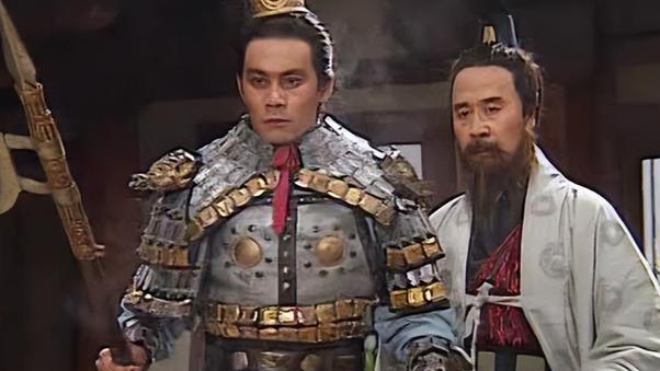 两次硬刚吕布，两次追杀关羽，两次战败赵云，此人是何方神圣？