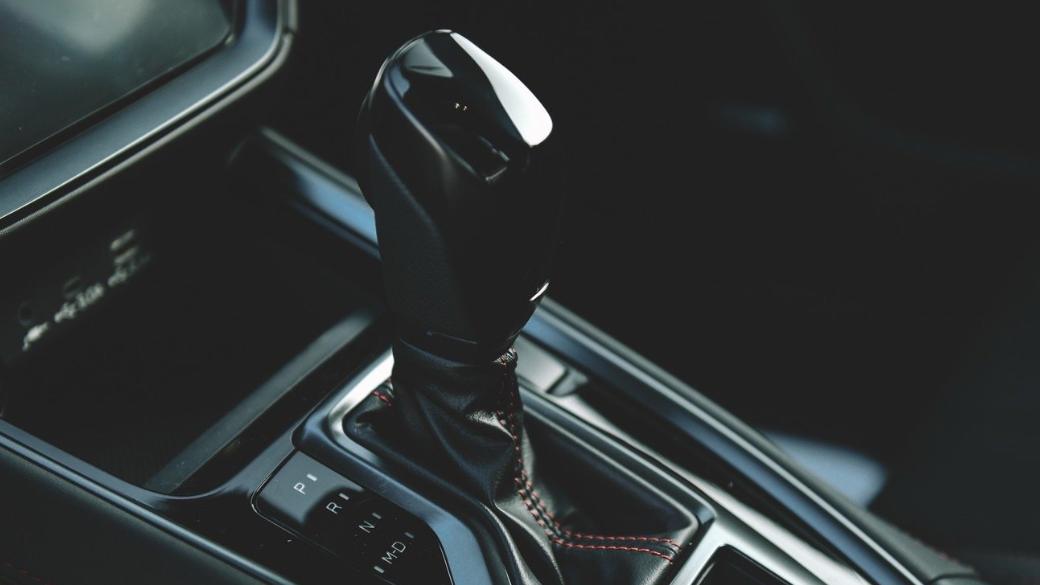 斯巴鲁果然还是把“王牌”带到国内，真正一流操控！