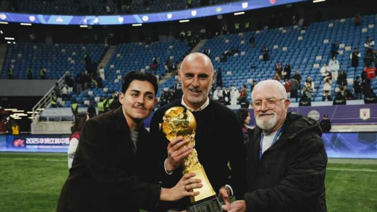 喜讯！穆斯卡特确认留在上海海港：合同还有1年，正讨论冬窗引援