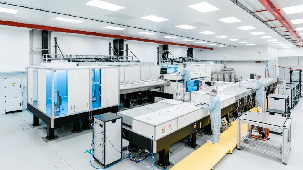 解码2025年院士增选：信息与电子工程学部9位当选者的科技人生