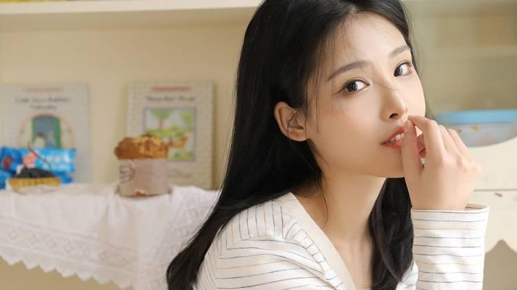 一个女人深爱你的样子：两个字