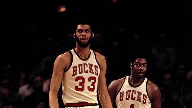 见证历史！威少打破大O尘封51年的助攻纪录