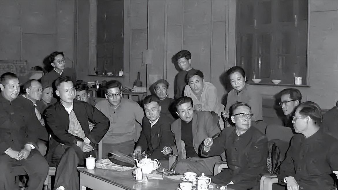 挖掘老舍自传、广告与 “瞎凑诗” 的精彩之处！