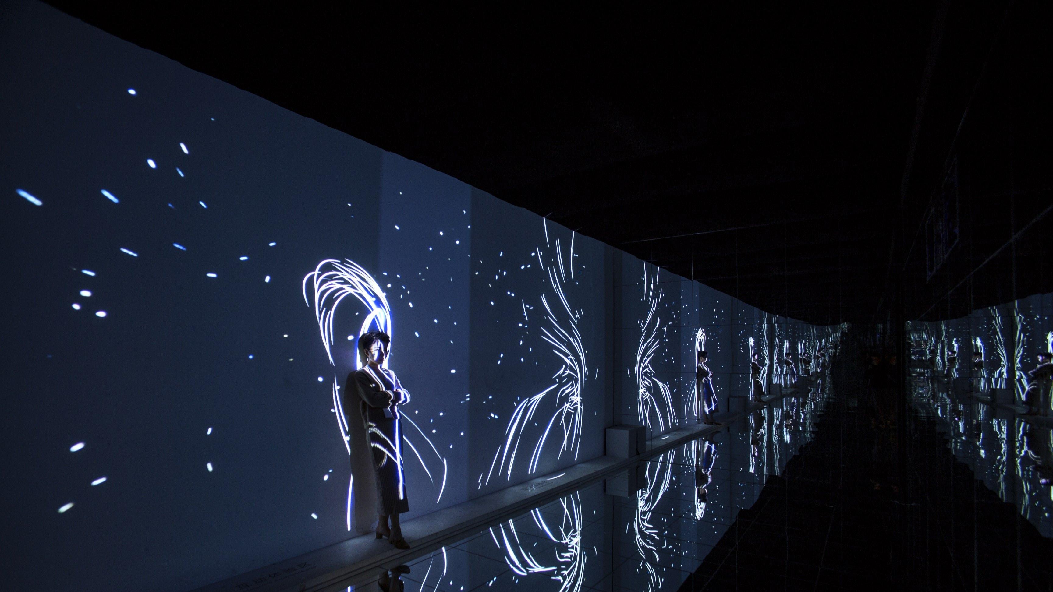 数字媒体艺术与科技：在像素与代码间重构创意边界