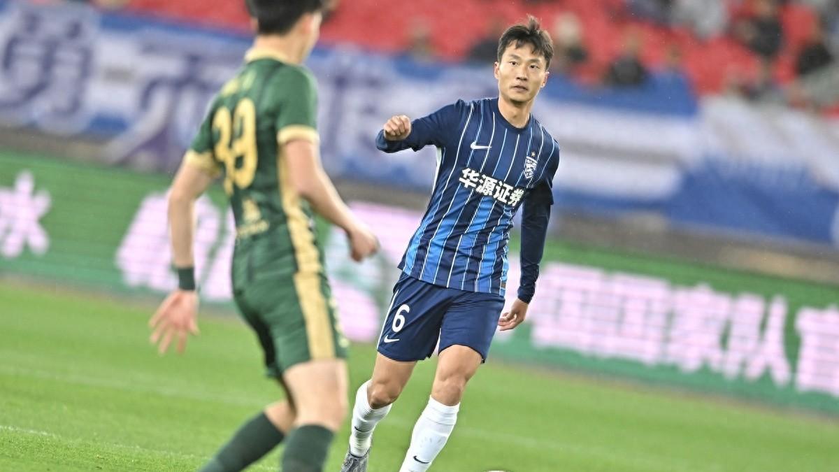 ​浙江4-0大胜武汉三镇！主场球迷沉默