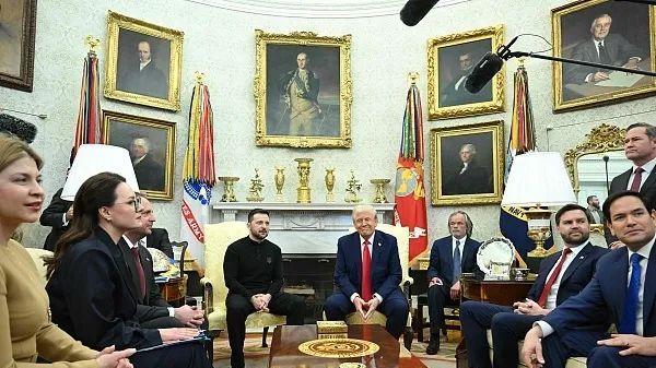 白宫真人秀：特朗普VS泽连斯基，这届“和平谈判”演成了摔跤大赛