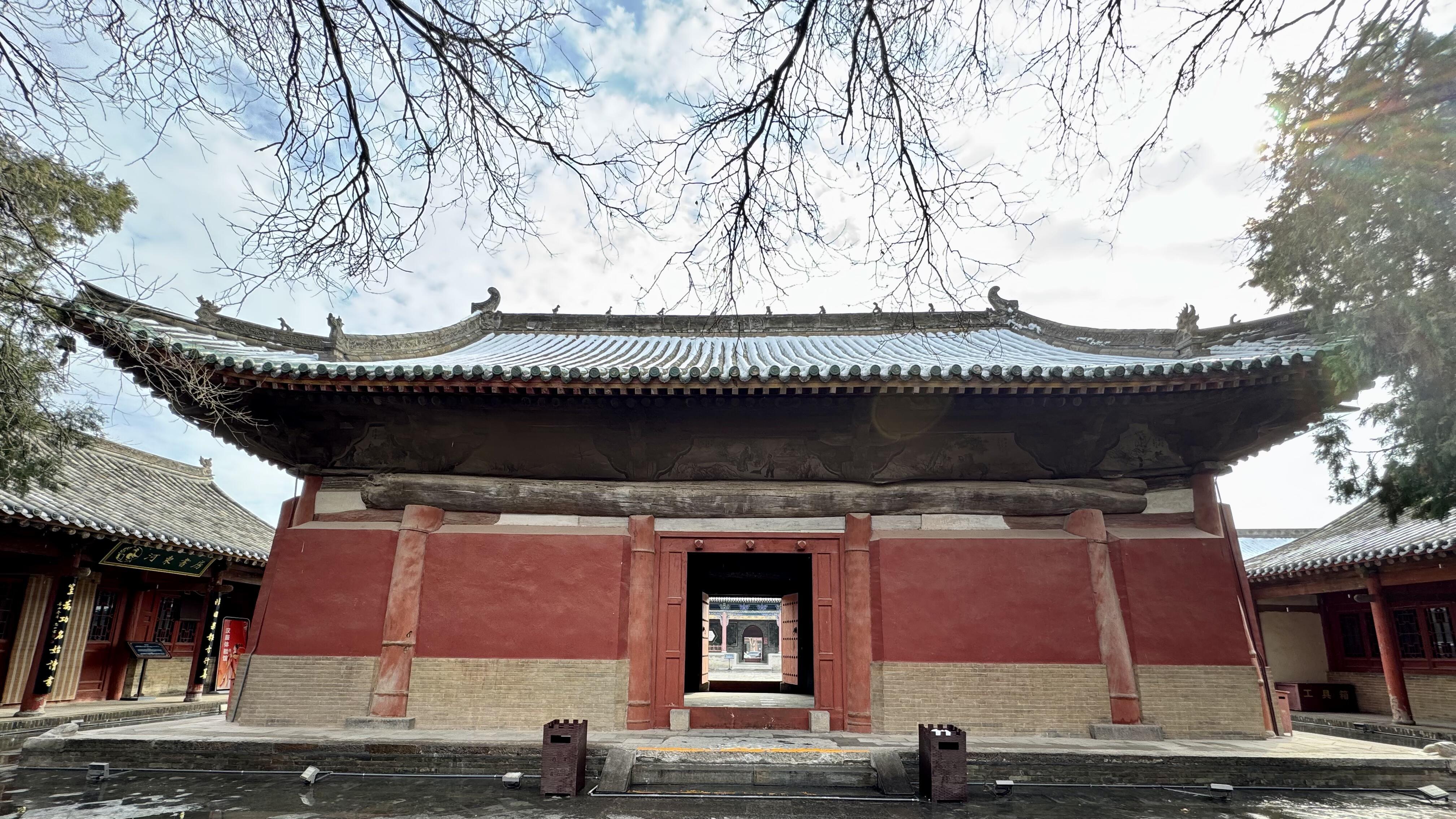 芮城城隍庙藏着的元代狂野：一根额枋撑起的古建浪漫