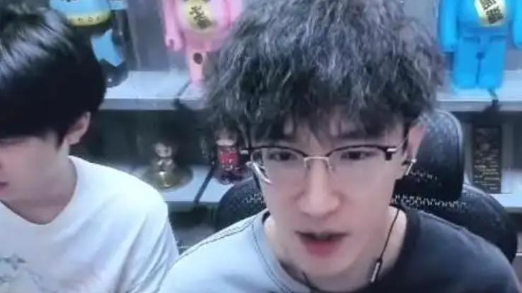 7天捣鼓出710件稀有装备，史上最肝神豪全来网易了吧