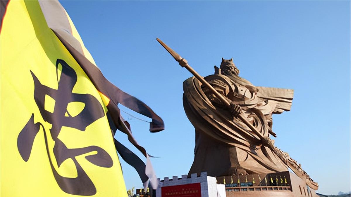 湖北荆州世界上最大的关公像，高达58米(青龙偃月刀长70米)